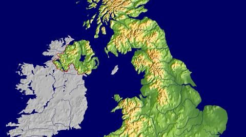 Karte: Landkarte Grossbritannien und Nordirland (Staatsgrenzen und Hauptstadt): farbkodierte Topographie, schattiertes Relief