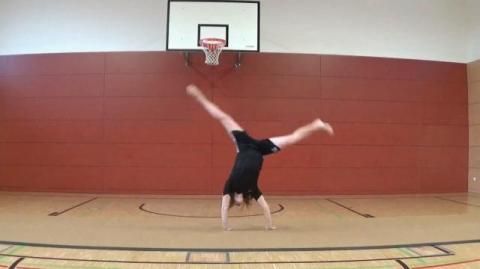 Video: Turnen: Rad mit halber Drehung