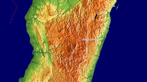 Karte: Landkarte Madagaskar (Staatsgrenzen und Hauptstadt): farbkodierte Topographie, schattiertes Relief