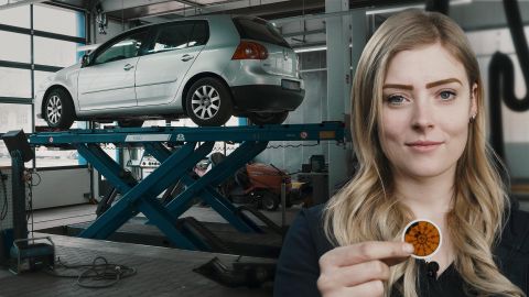 Video: Was verdient eine Kfz-Sachverständige?