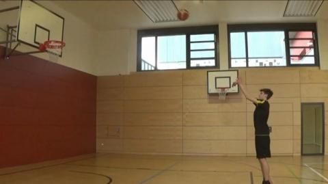 Video: Basketball: Positionswurf