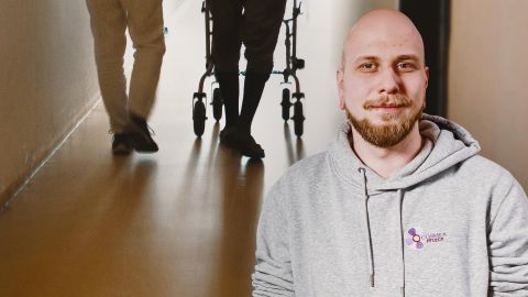 Video: Was verdient ein Pflegedienstleiter?